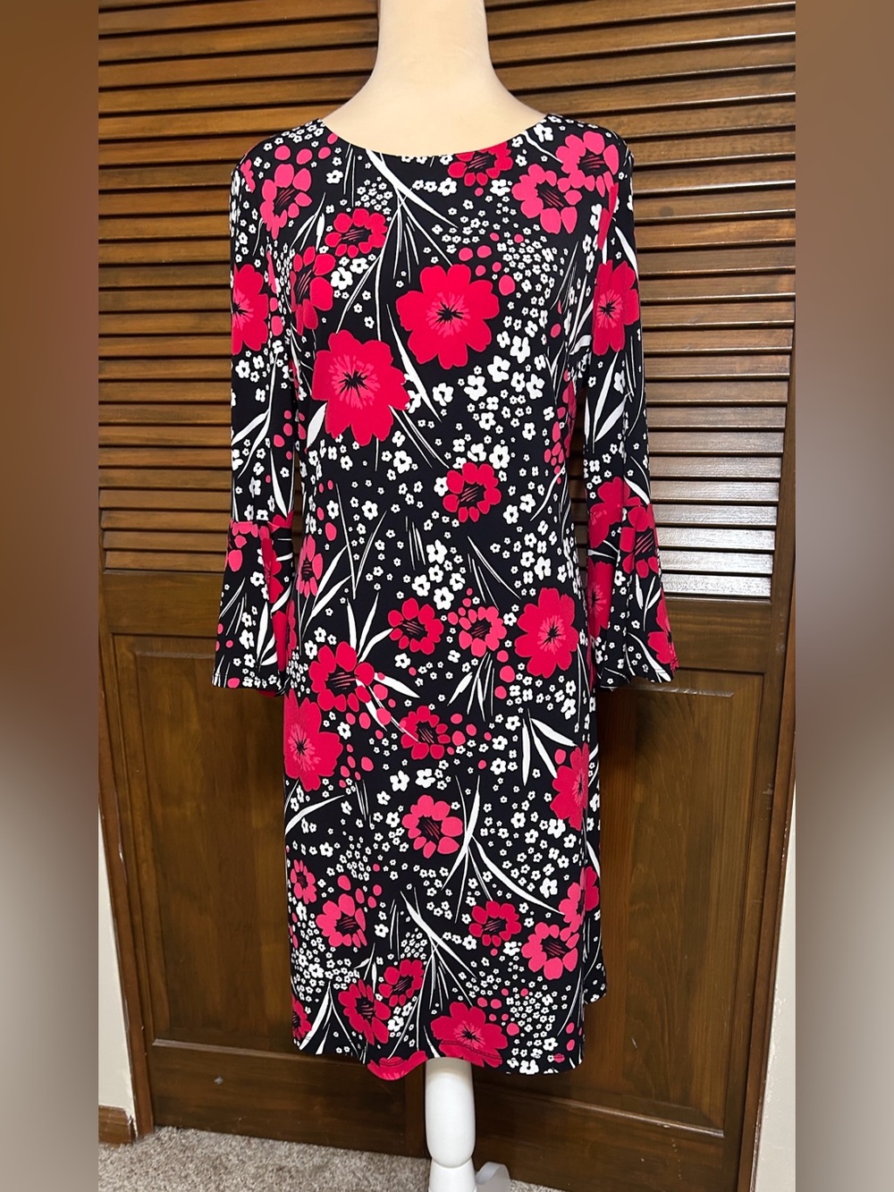 Tommy Hilfiger Black with White & Red Floral Print Flutter Sleeves Dress Size 8